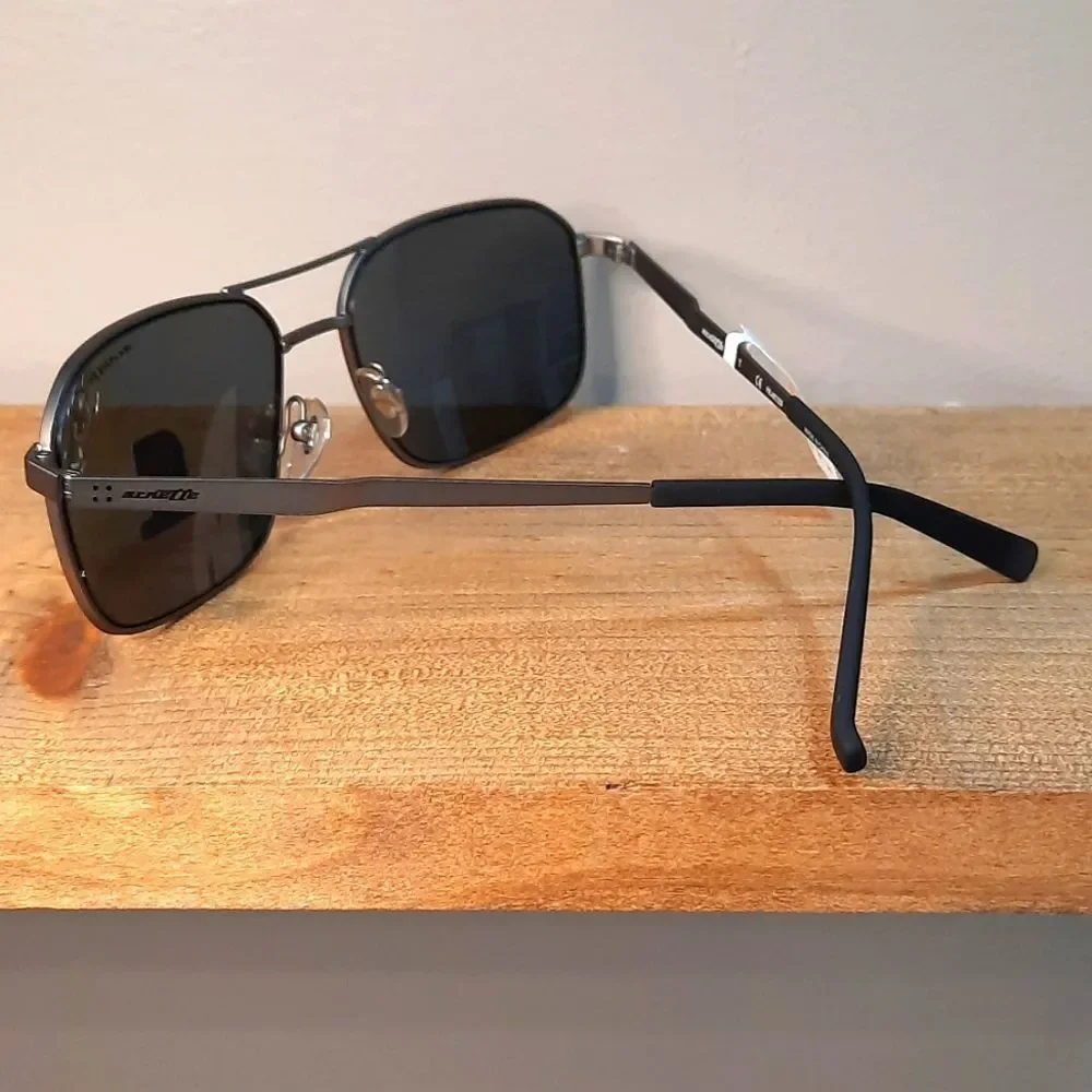 NEW Polarized Sunglasses, metal frame, Rx'able 56-16-145, dark gray lens color,